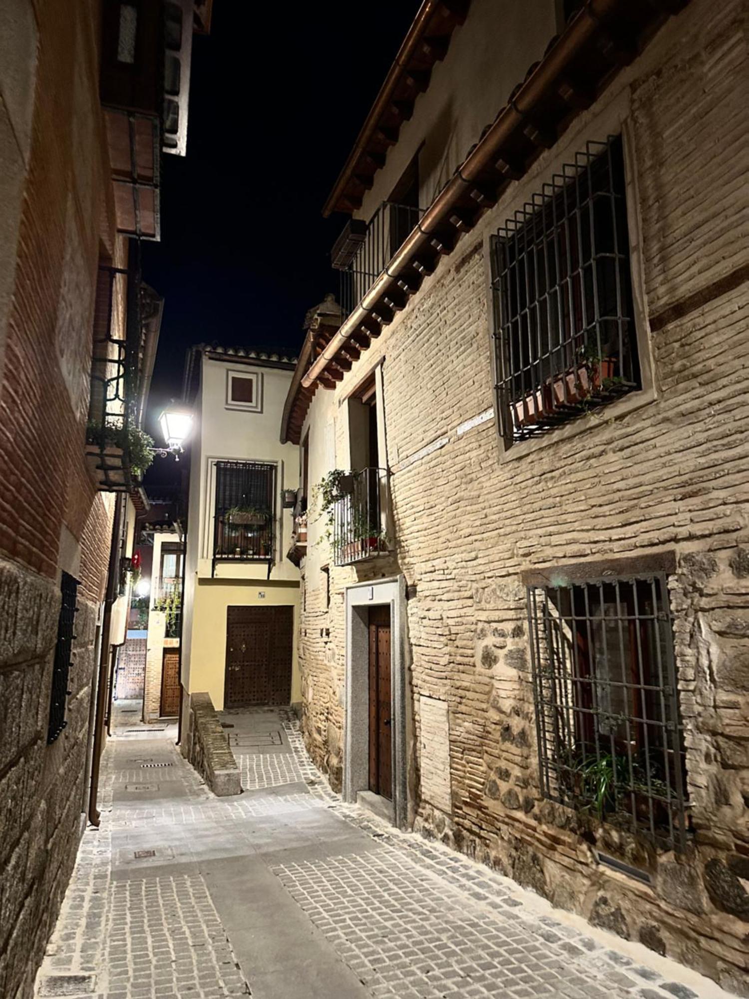 Apart. Palacio Canonigo 7 - Junto Catedral Toledo Exteriör bild